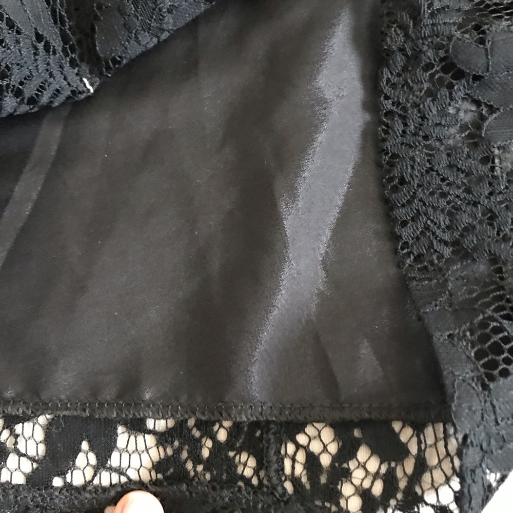 Beautiful Black Lace Top with Ruffle Sleeves By SHIRELY Size Medium - Picture 12 of 16